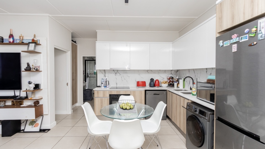To Let 2 Bedroom Property for Rent in Sandown Western Cape